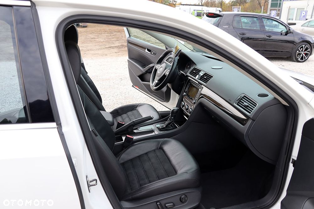 Volkswagen Passat 2.0 TDI DSG Highline - 20