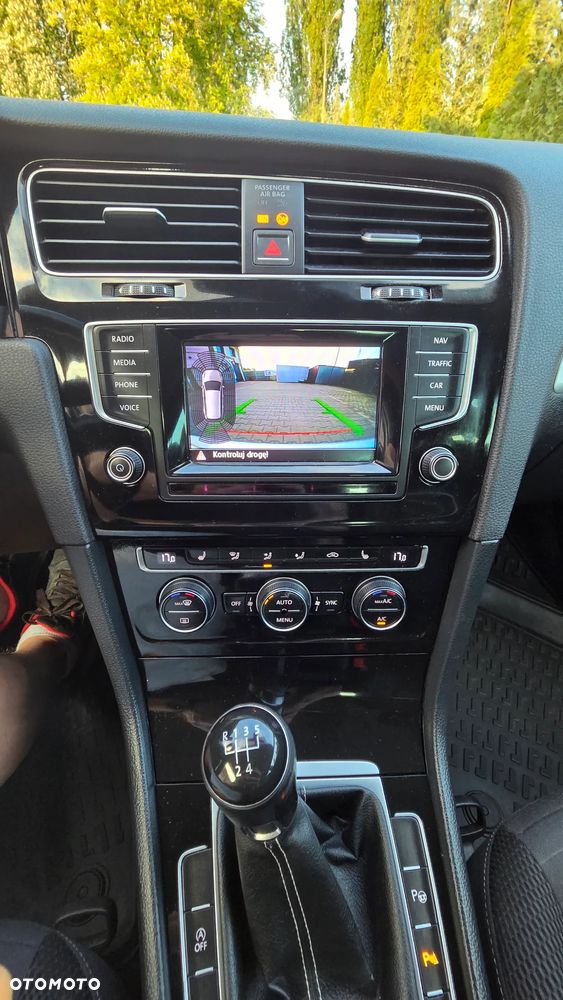 Volkswagen Golf 1.6 TDI BlueMotion Technology Cup - 6