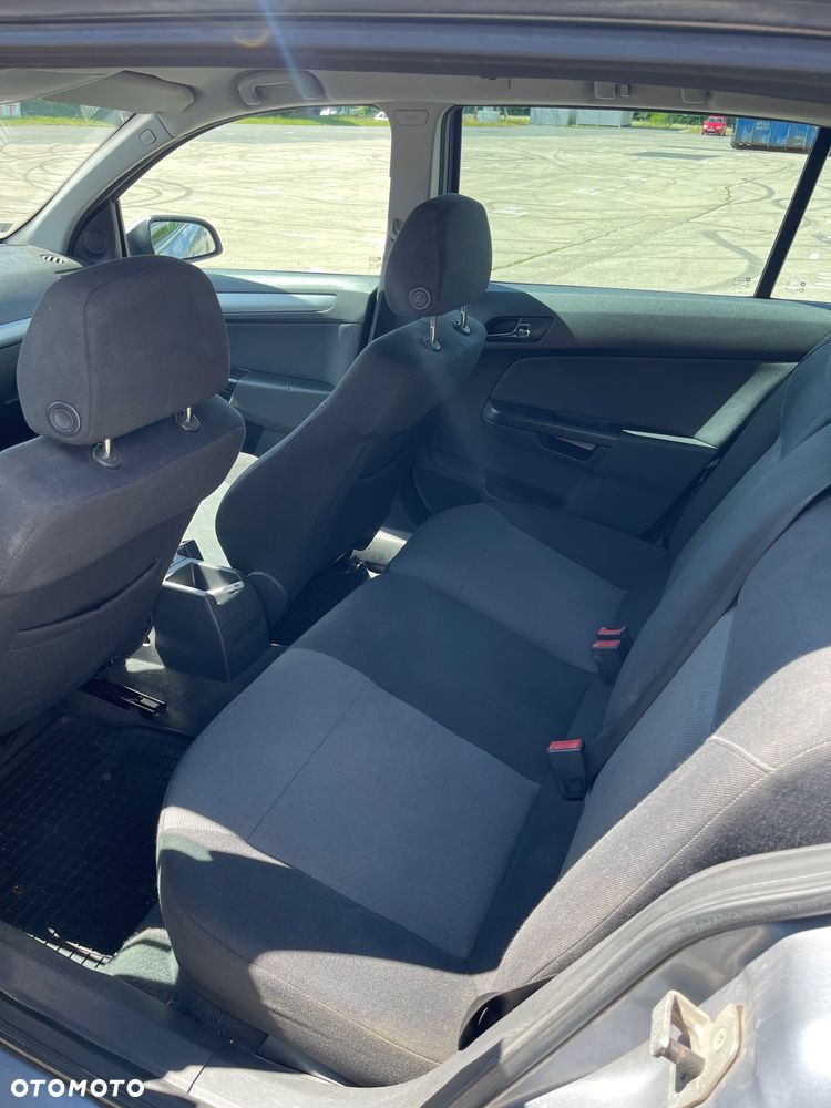 Opel Astra 1.6 Enjoy Easytronic - 11