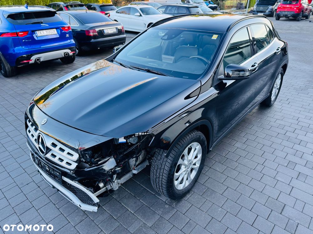 Mercedes-Benz GLA 200 7G-DCT UrbanStyle Edition - 5