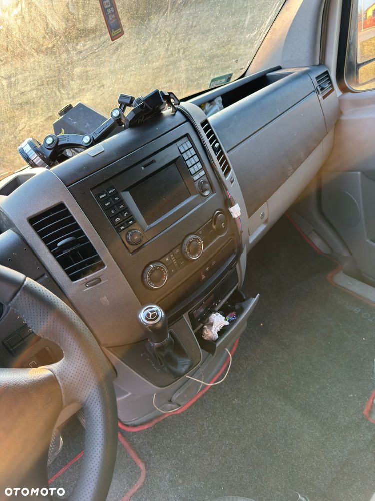 Mercedes-Benz Sprinter 319 - 13