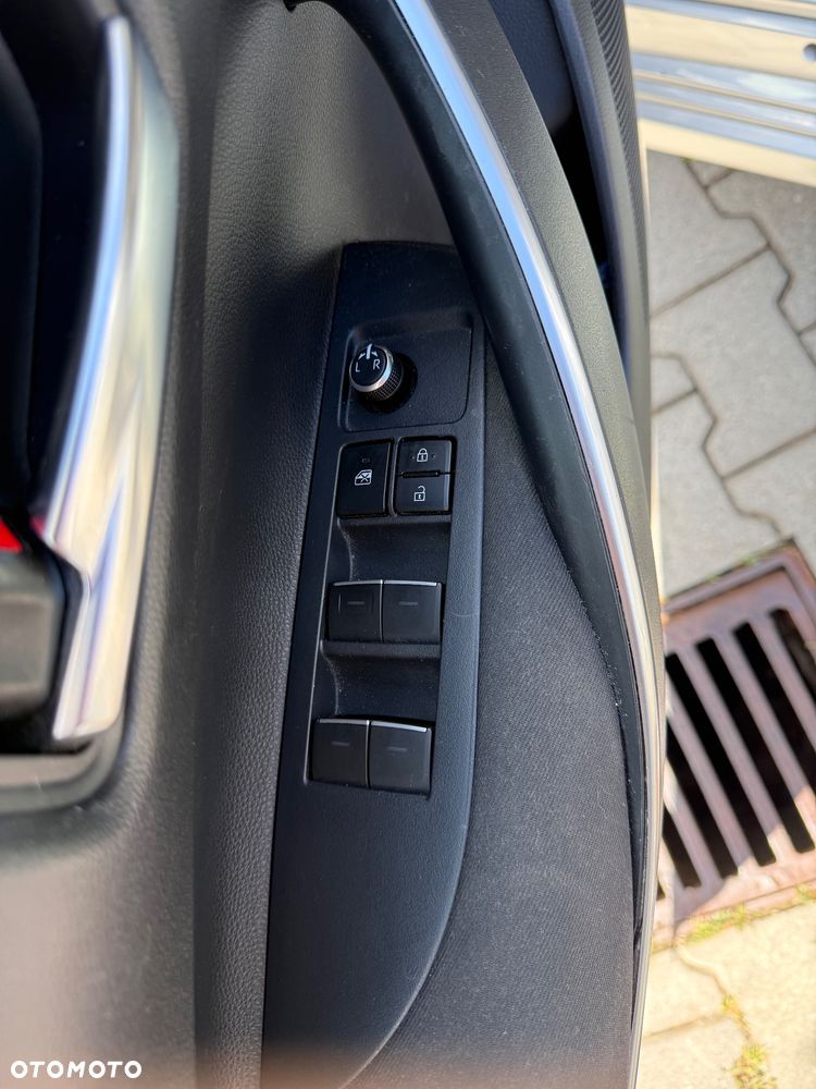 Toyota Corolla - 10