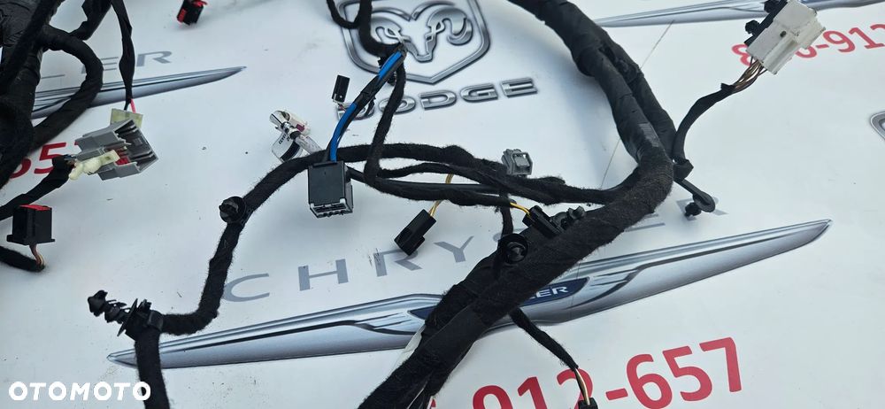 Dodge Durango III LIFT 2021- Instalacja deski Wiązka kokpitu pod dużą nawigację Instalacja radia  Kostki Wtyczki Kable - 3