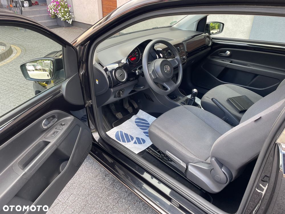 Volkswagen up! black - 17