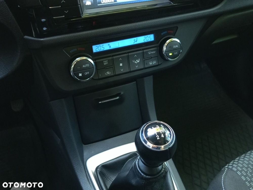 Toyota Corolla 1.6 Comfort - 14
