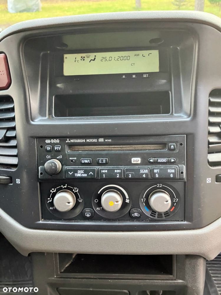 Mitsubishi PAJERO - 11