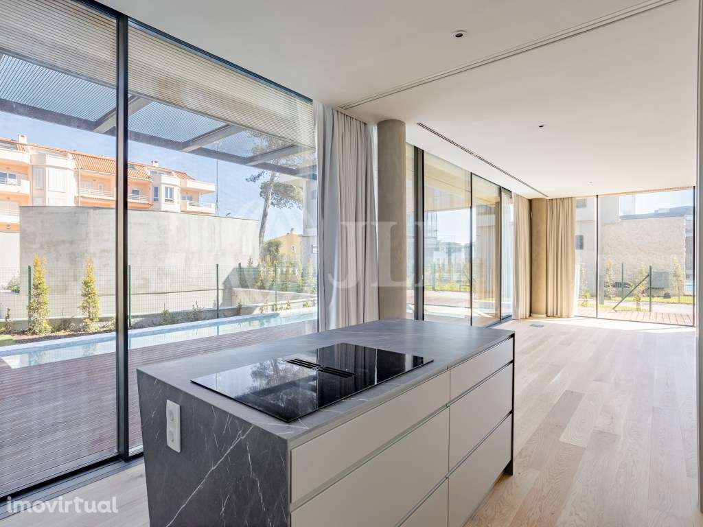 Moradia T4+1 com piscina, jardim, condomínio em Cascais - Grande imagem: 3/37