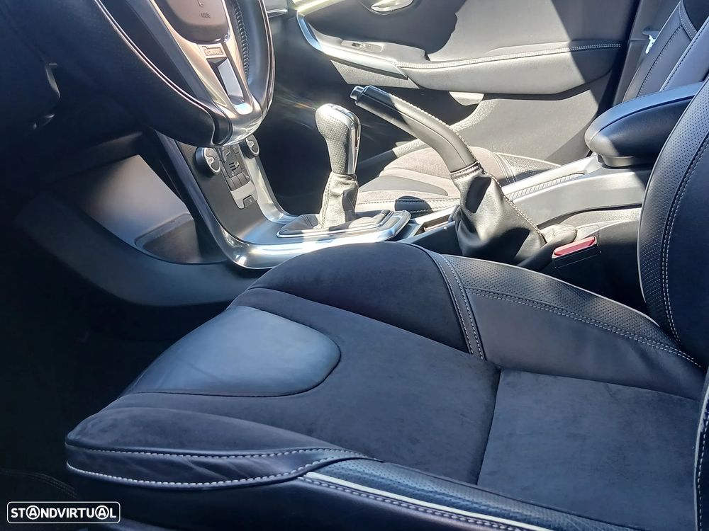 Volvo V40 1.6 D2 R-Design - 17