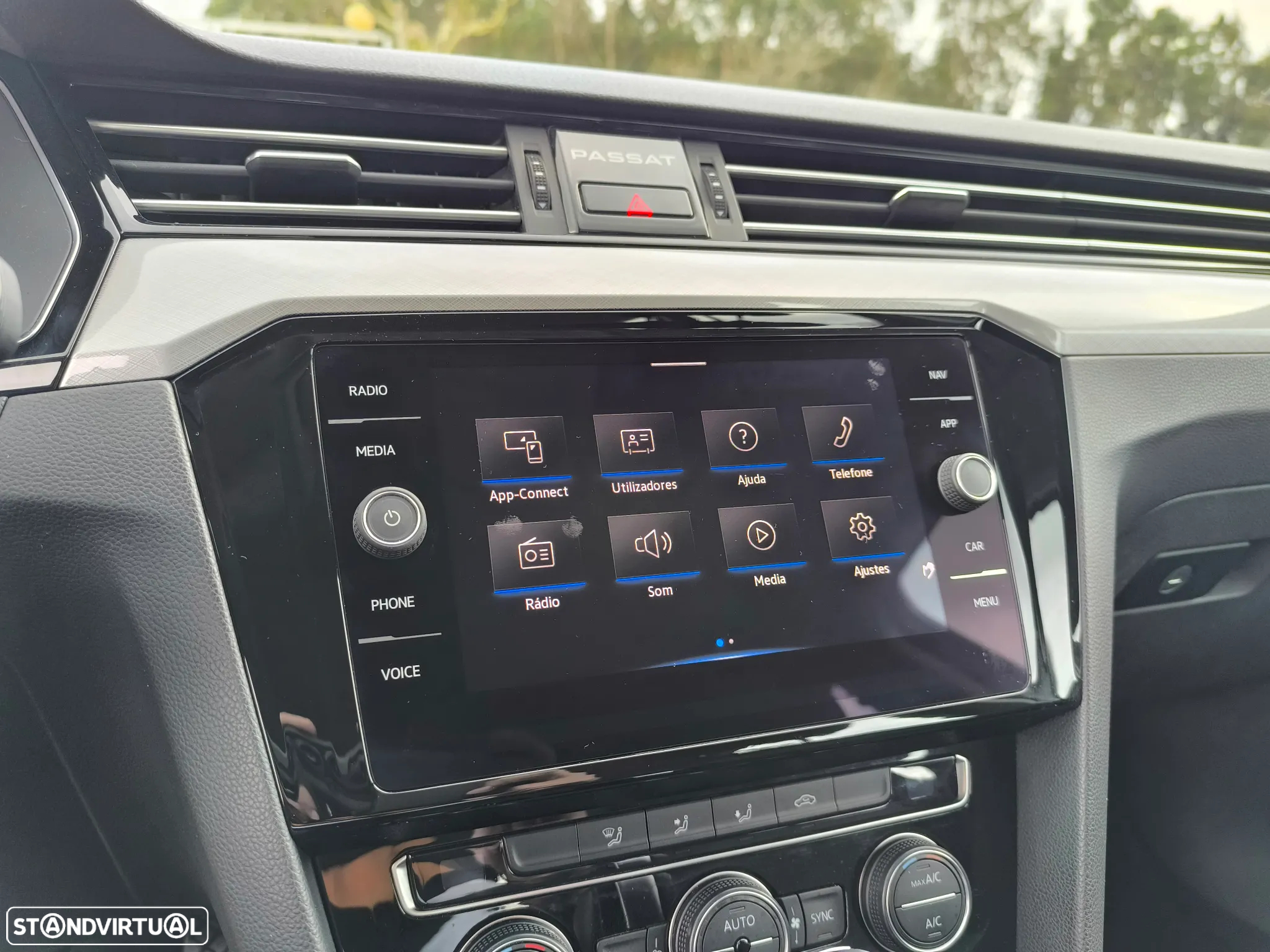 VW Passat Variant 2.0 TDi Business DSG - 12