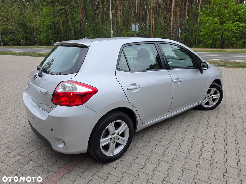 Toyota Auris 1.6 Luna - 21