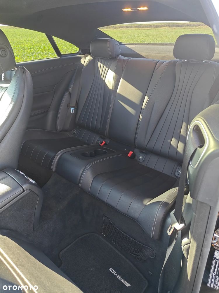 Mercedes-Benz Klasa E 200 4Matic Coupe 9G-TRONIC AMG Line - 32
