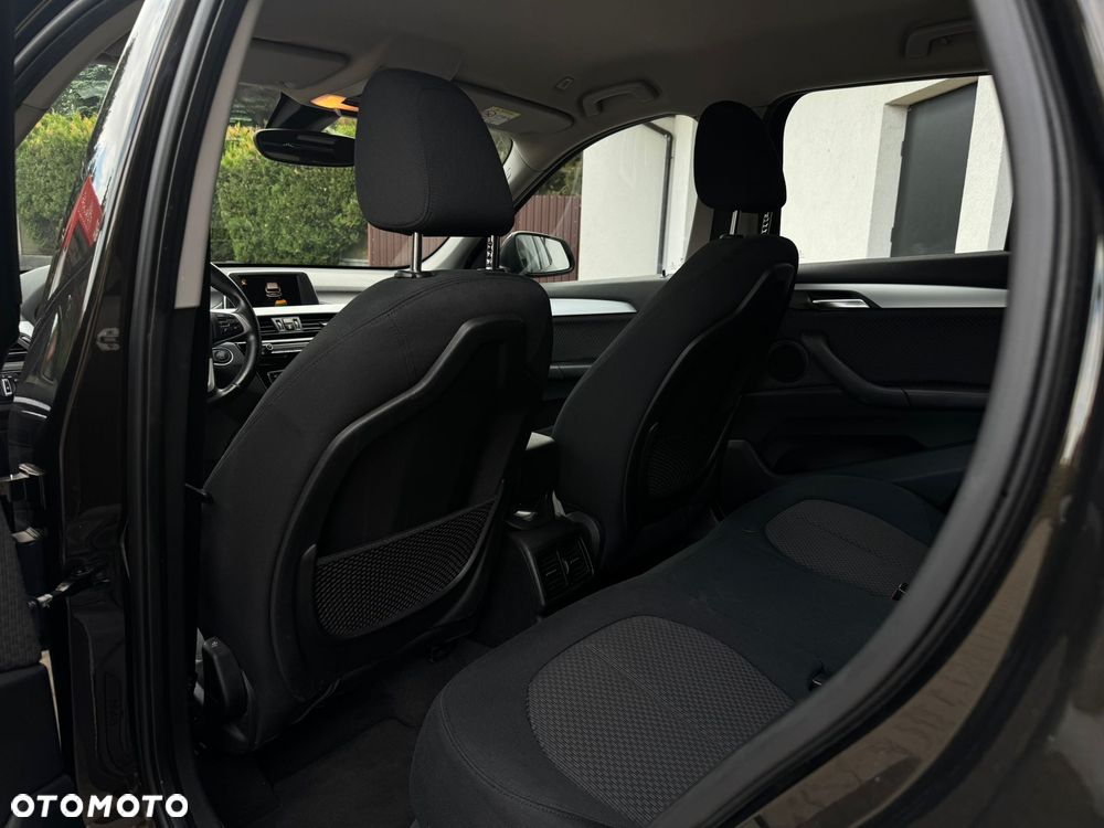 BMW X1 sDrive18i Sport Line - 17