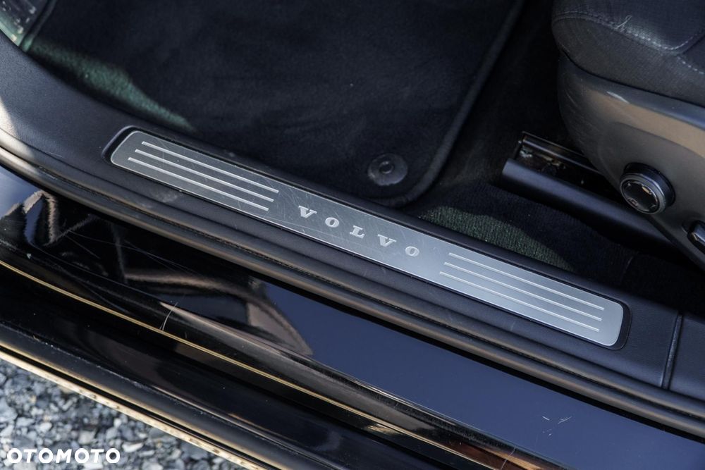 Volvo V90 D4 Momentum - 29