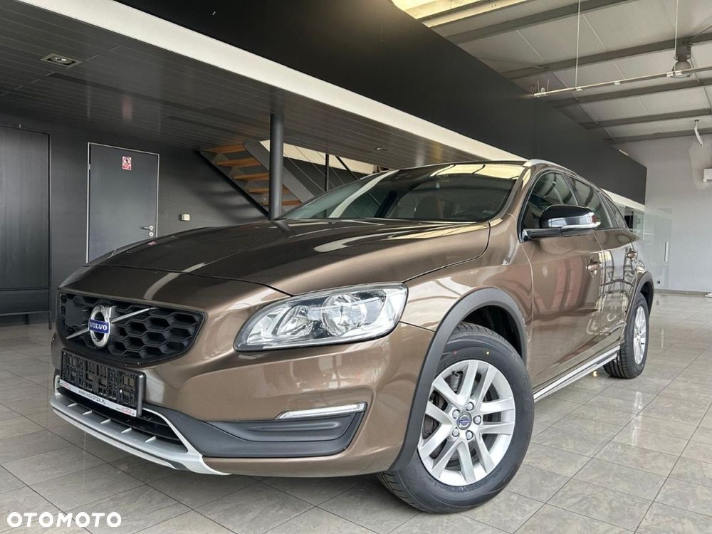 Volvo V60 Cross Country - 1