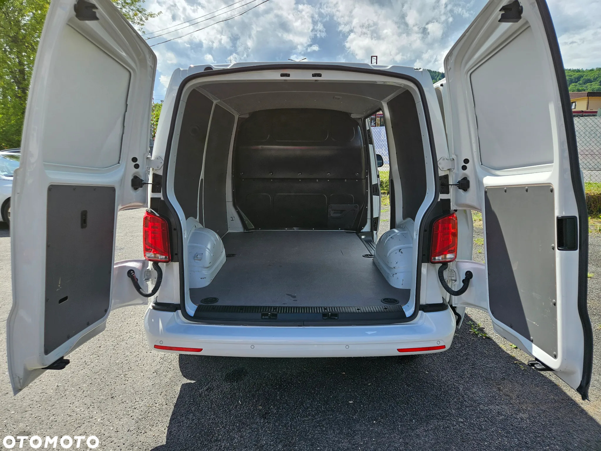 Volkswagen T6.1 Transporter 4x4 DSG automat 4motion nawigacja rok 2023 przeebieg 6791km - 13