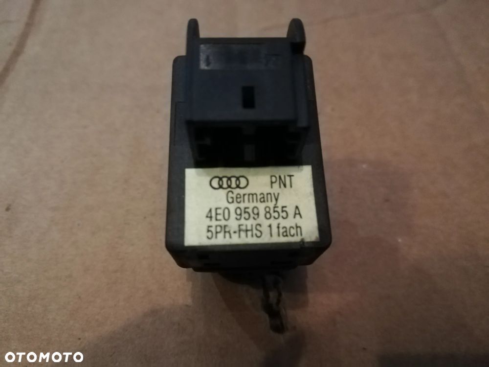 PANEL WŁĄCZNIK SZYBY 4E0959855A AUDI A3 8P - 3