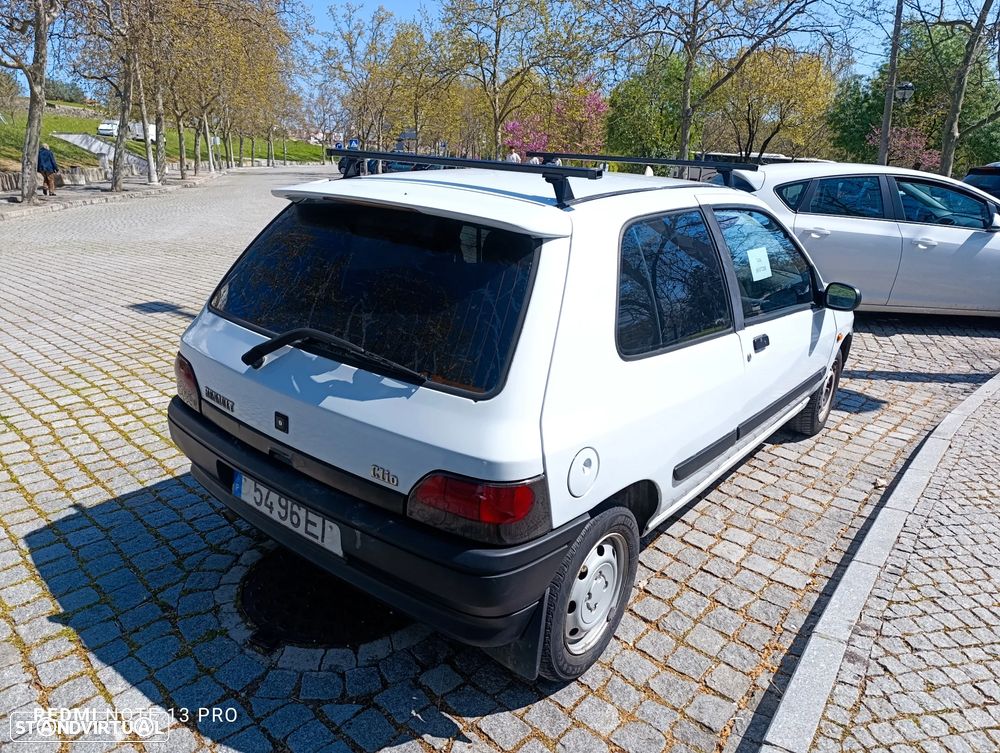 Renault Clio 1.9 RT - 1