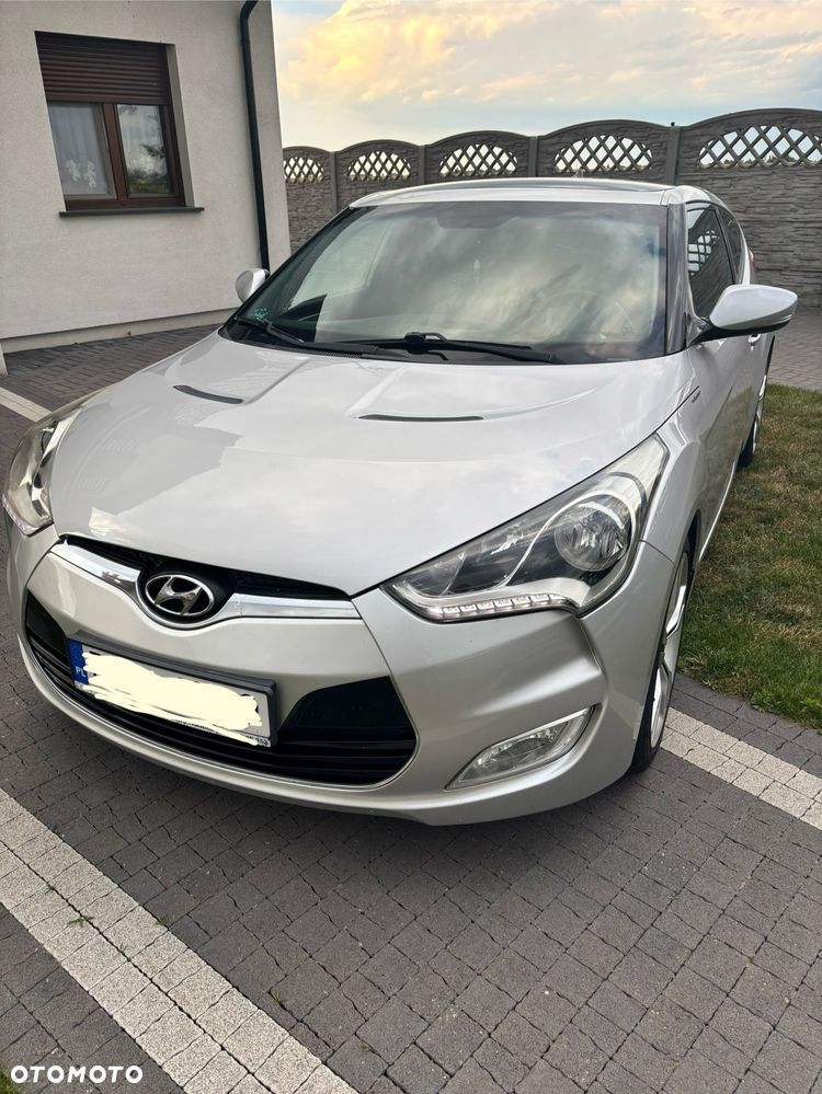 Hyundai Veloster - 4
