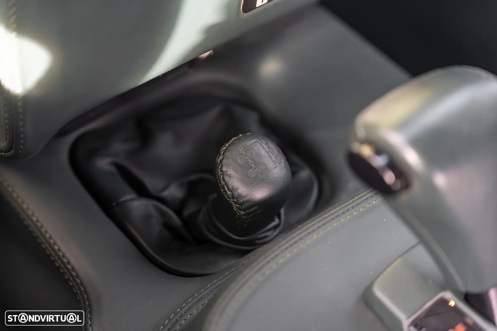 Land Rover Defender - 21