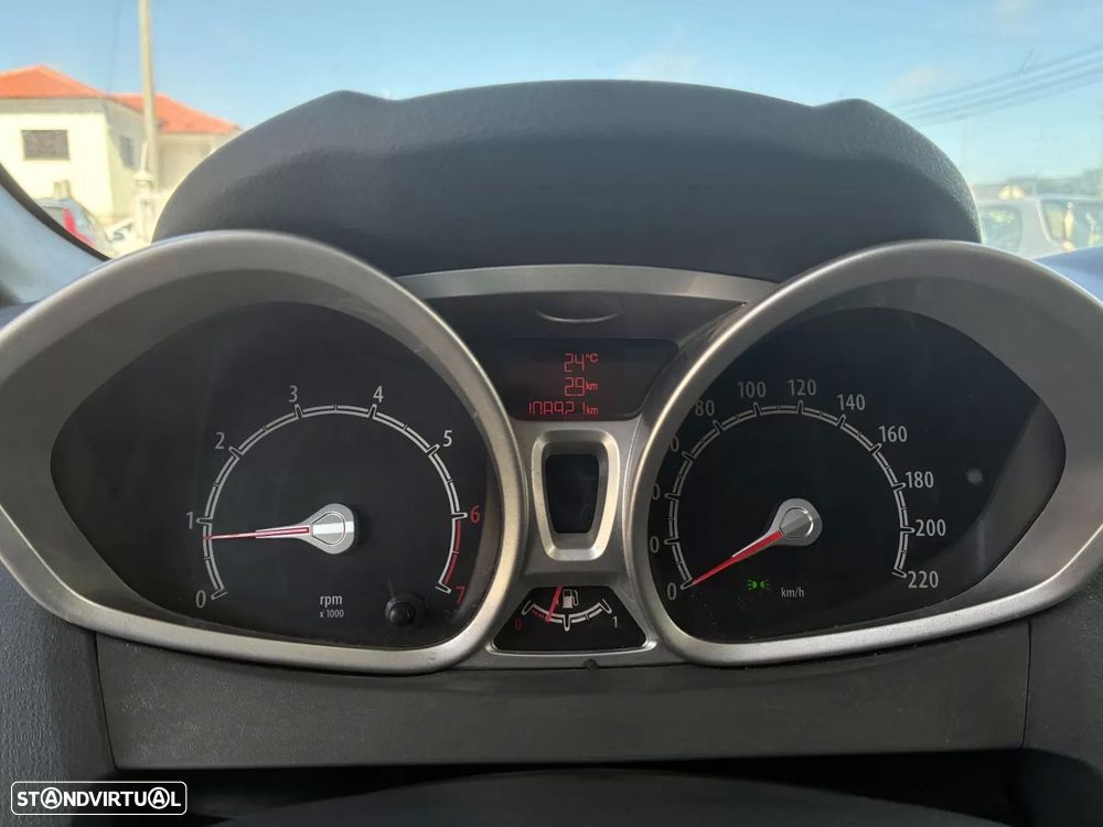 Ford Fiesta 1.25 Titanium - 10