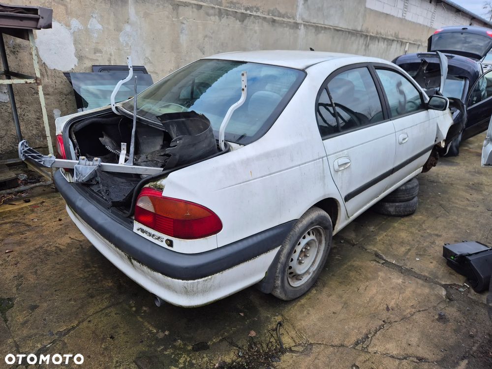 TOYOTA AVENSIS T22 SEDAN maska pokrywa silnika klapa bagażnika zderzak lampa reflektor pas przedni stop lampy halogeny - 4