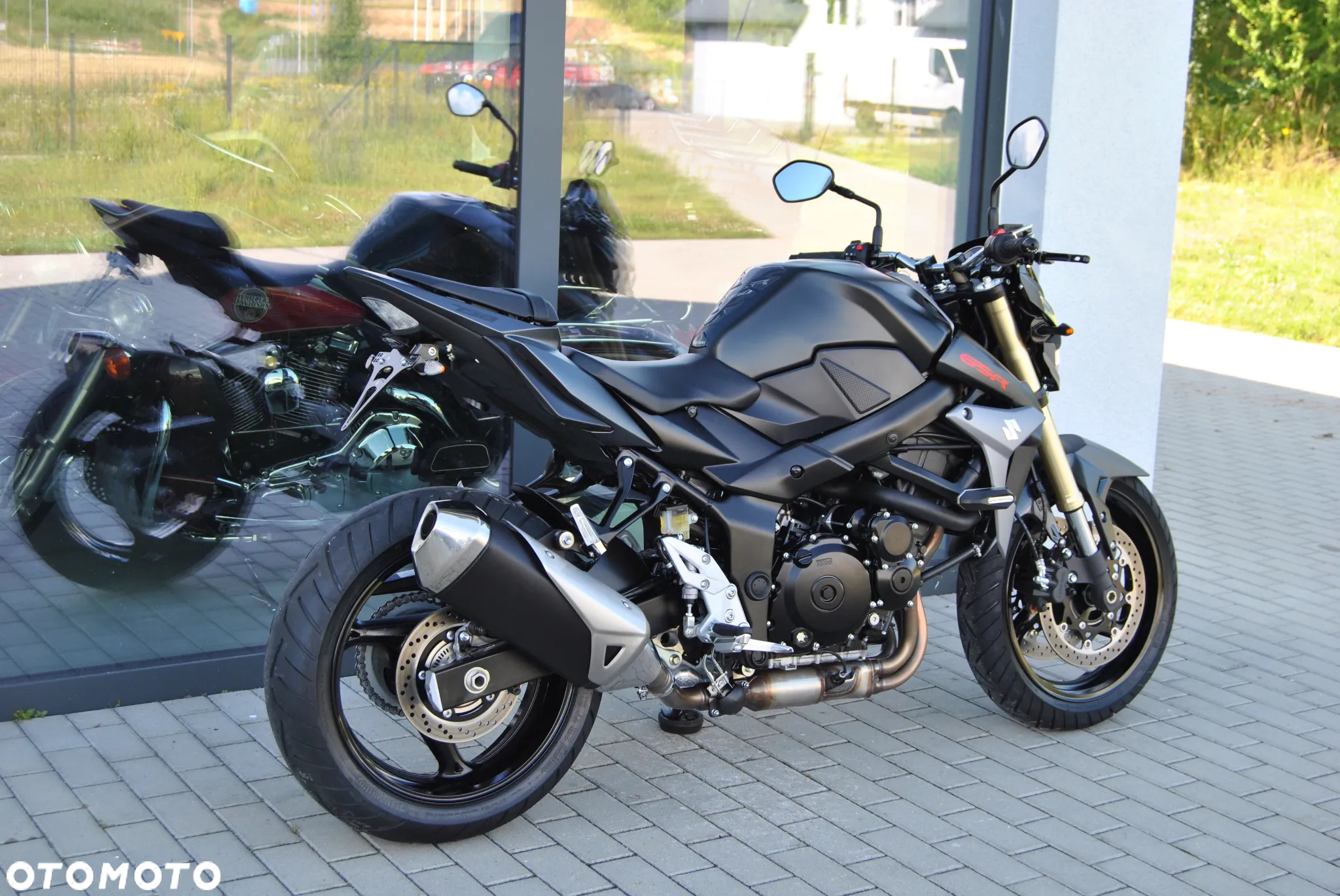 Suzuki GSR - 40