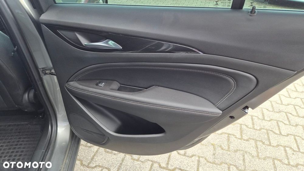Opel Insignia - 19