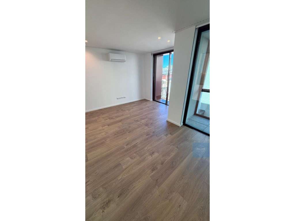 Apartamento T1 no Porto - Grande imagem: 4/16