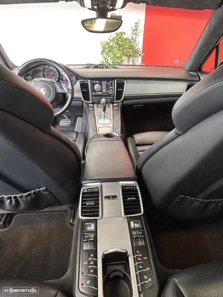 Porsche Panamera Turbo PDK - 11