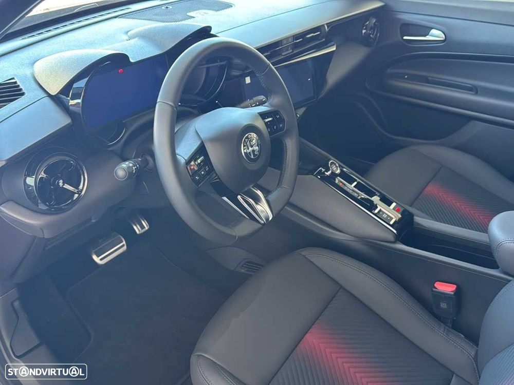 Alfa Romeo Junior 54 kWh Sport Speciale - 13