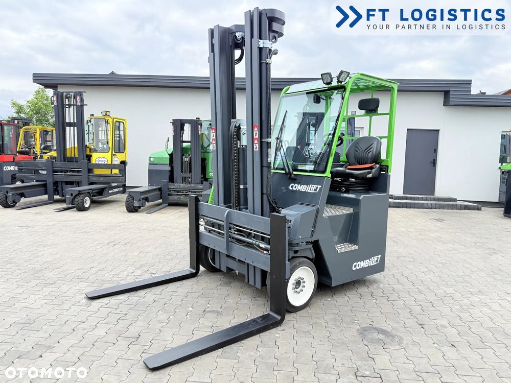 Combilift WÓZEK CZTEROKIERUNKOWY - WIELOKIERUNKOWY | COMBILIFT CB4000 | GAS | TRIPLEX 6450 MM | POZYCJONER WIDEŁ | PRZESU WIDEŁ | WOLNY SKOK | KABINA OTWARTA