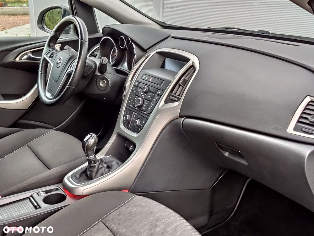 Opel Astra 1.4 Turbo Exklusiv - 11