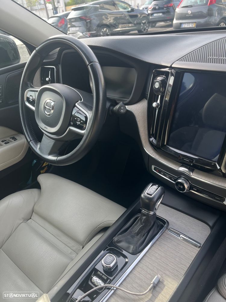 Volvo XC 60 2.0 D4 Inscription AWD Geartronic - 16