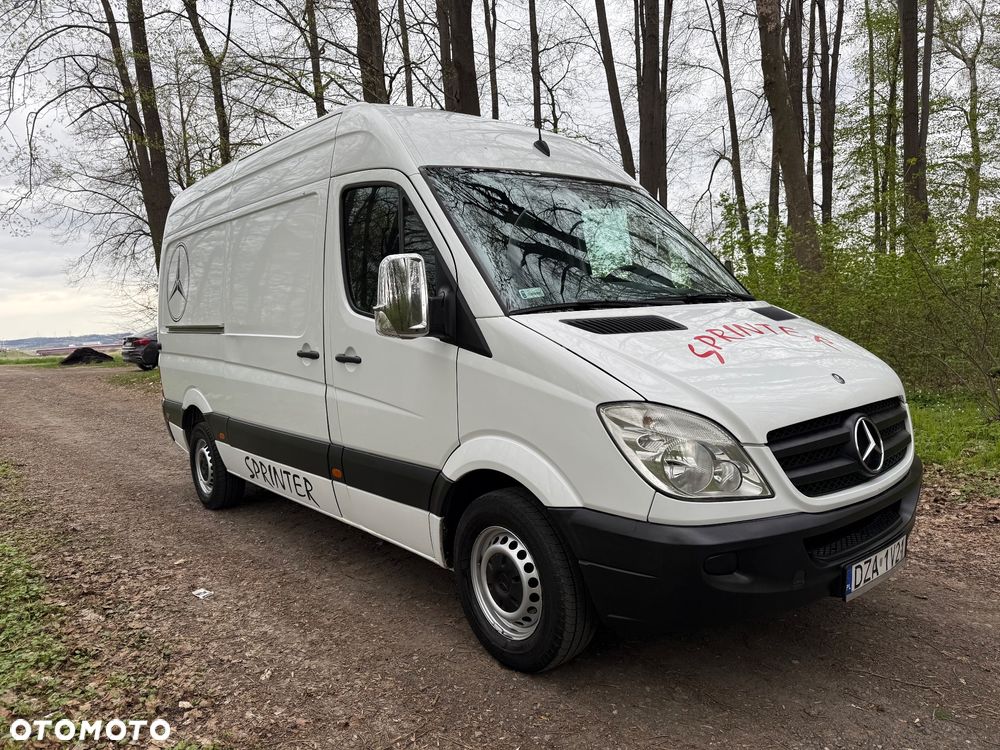 Mercedes-Benz Sprinter - 2