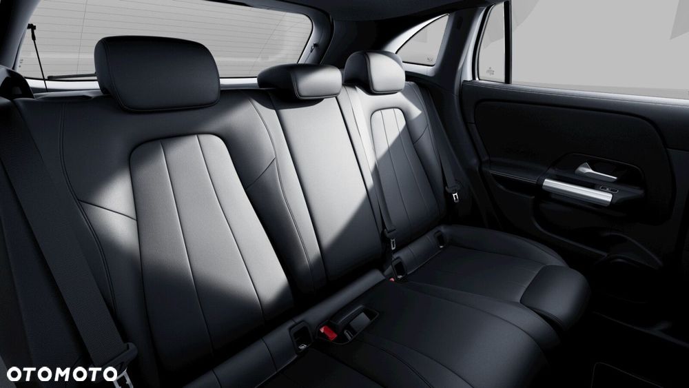 Mercedes-Benz GLA - 10