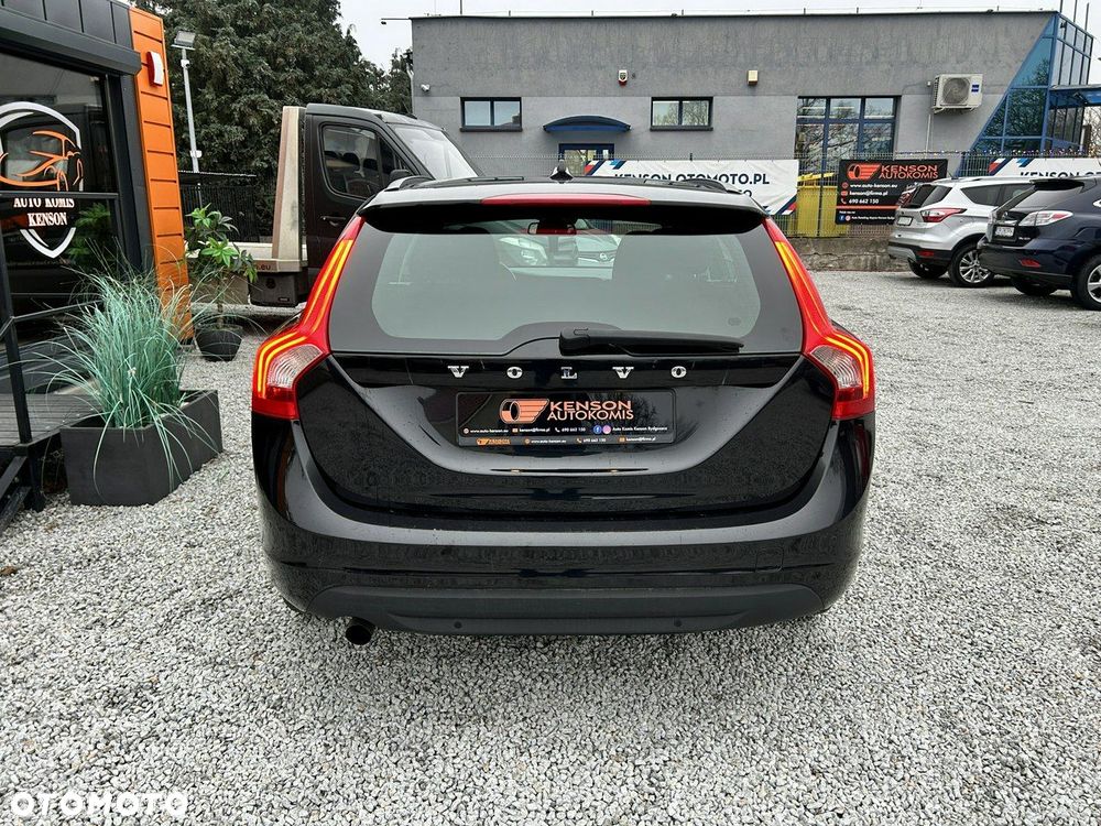 Volvo V60 D2 Momentum - 38