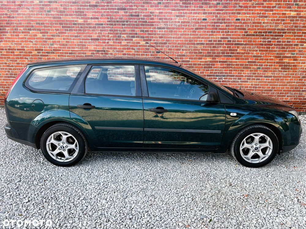 Ford Focus 1.8 Trend - 35