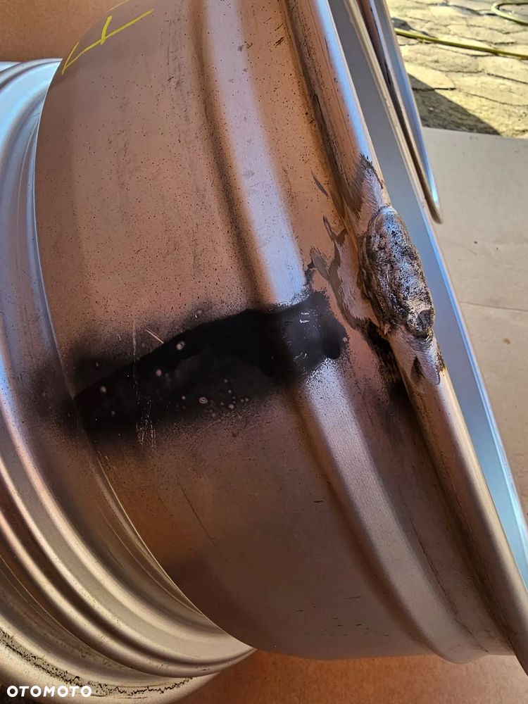 (F103) BMW OE M3 F80 M4 F82 F83 F30 F31 F32 M-Pakiet / 2284905 / 8,5Jx18 IS27 5x120 - 12