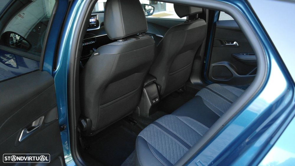 Peugeot e-2008 54 kWh Allure - 14