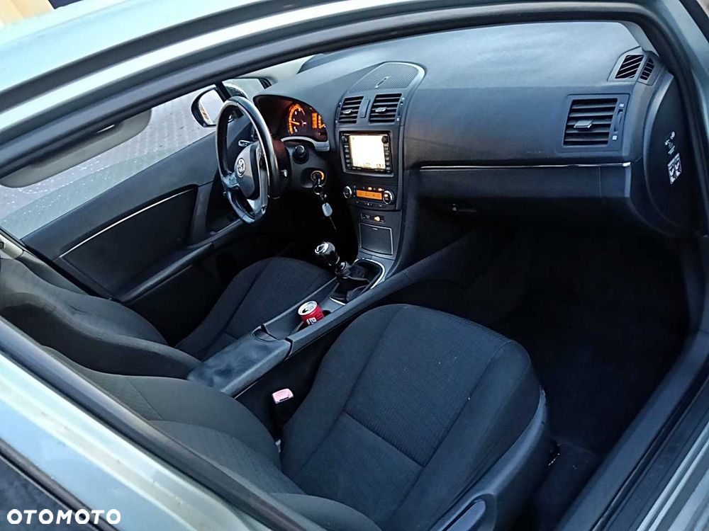 Toyota Avensis - 7