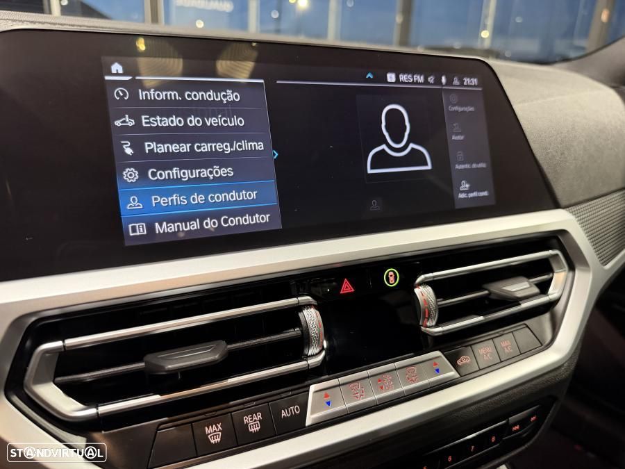 BMW 330 e Pack Desportivo M Auto - 19