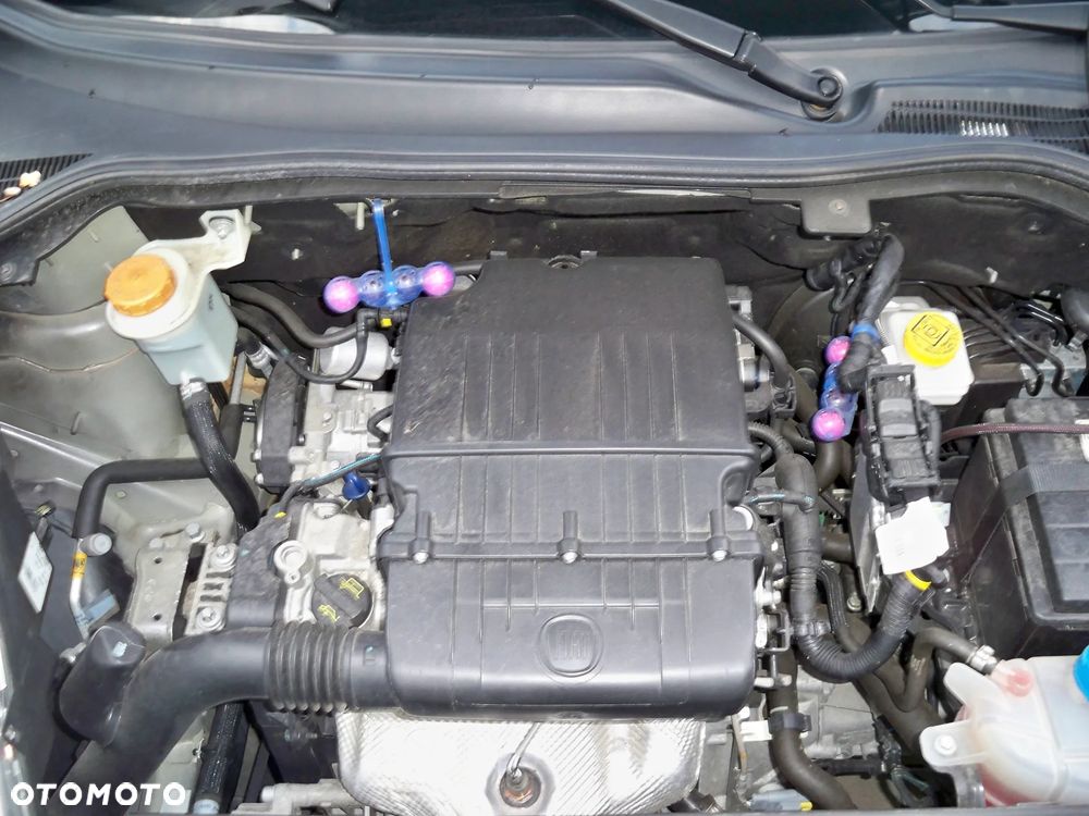 Fiat Qubo 1.4 8V Lounge - 16