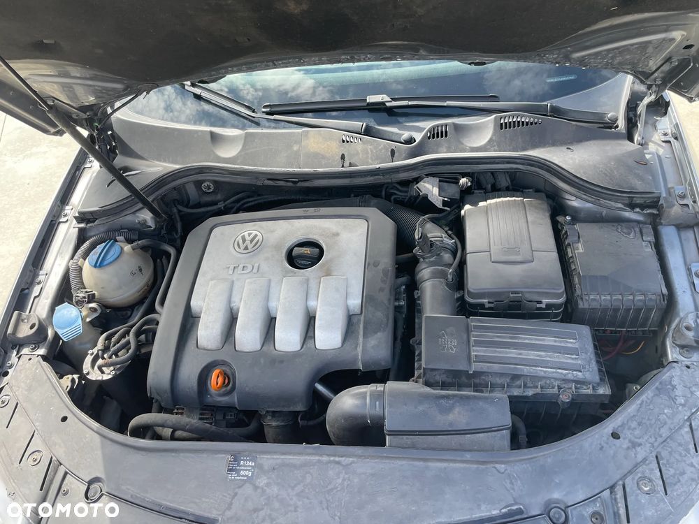 Volkswagen Passat - 12