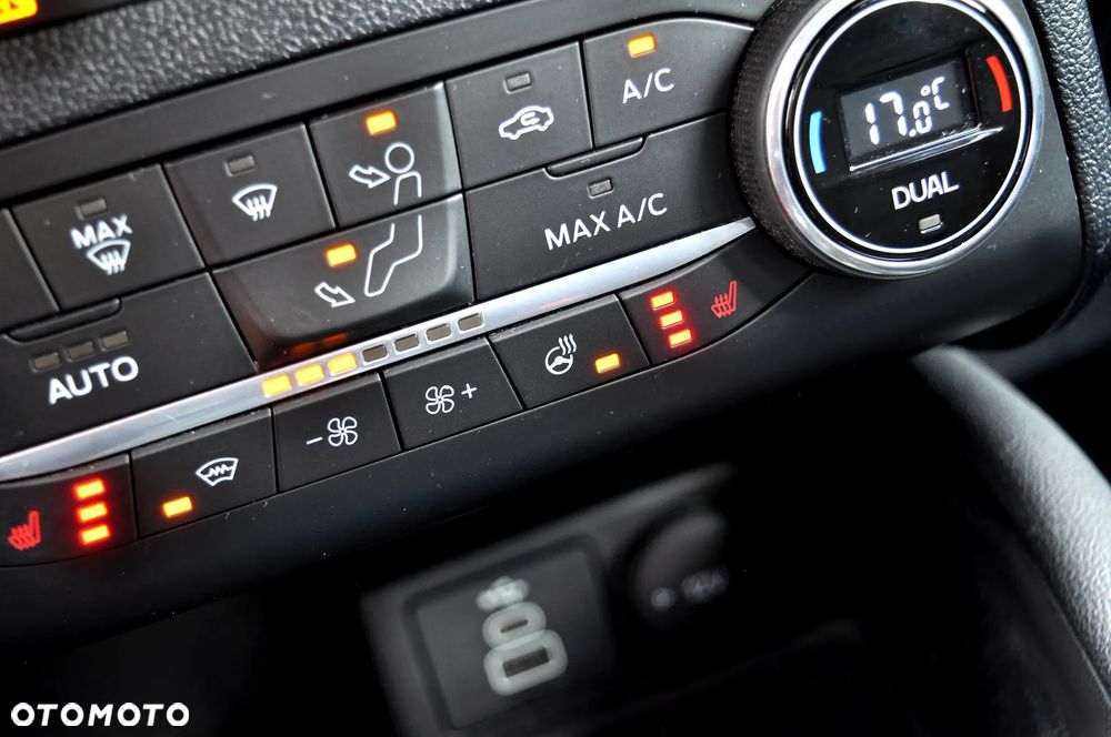 Ford Kuga - 31