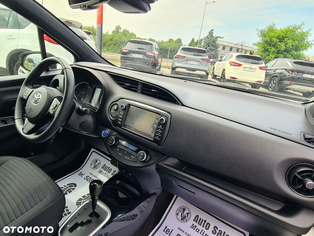 Toyota Yaris Hybrid 100 Premium - 35