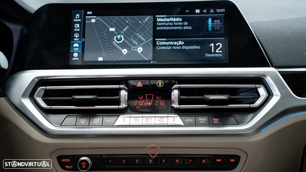 BMW 320 e Touring Line Luxury Auto - 33