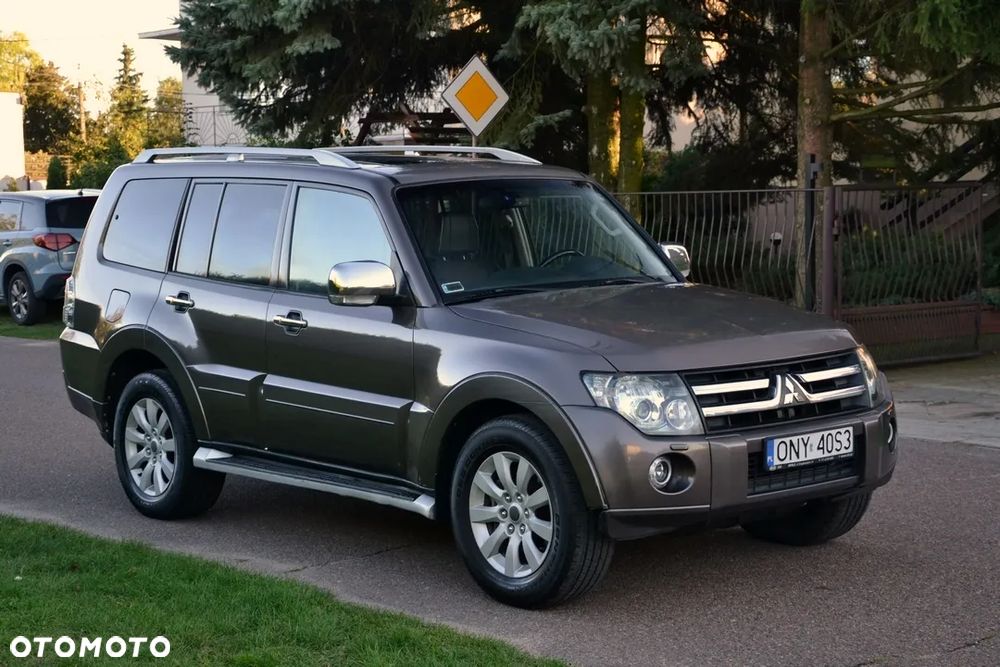 Mitsubishi Pajero 3.2 DID Elegance - 9