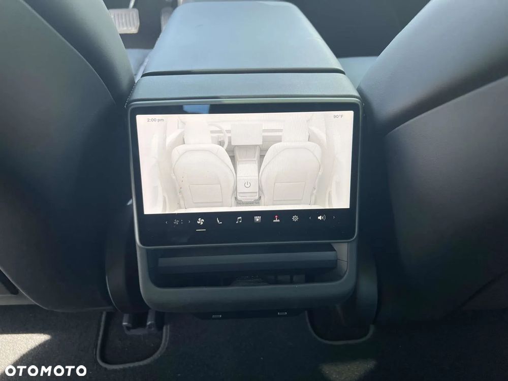 Tesla Model 3 - 11