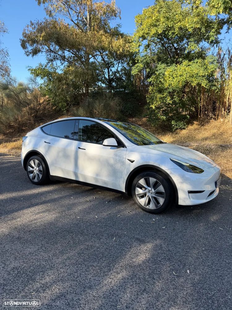 Tesla Model Y 2023 photo 3