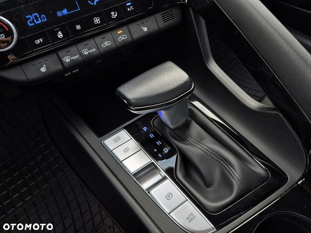 Hyundai Elantra - 24